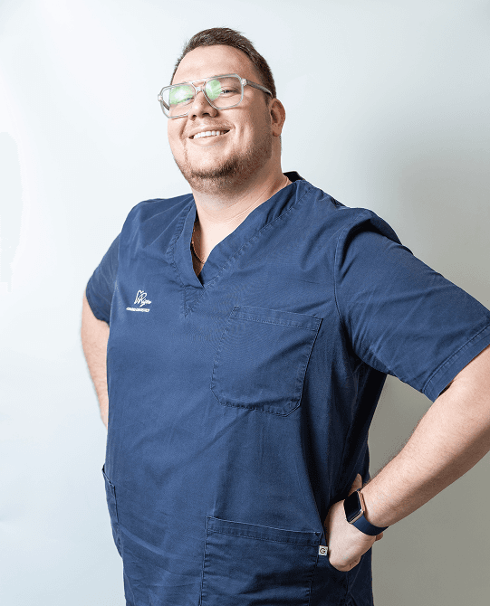 Marco Rigon al lavoro nello studio